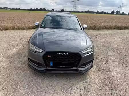 Audi A4 S4 V6 3.0 TFSI 354 quattro