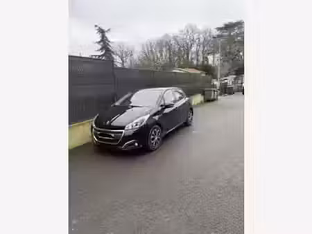 Peugeot 208 1.6 HDi 75 Active