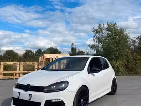 Volkswagen Golf R 2.0 TSI 270 4Motion