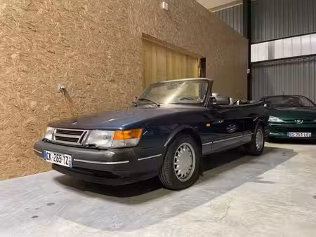 Saab 900 