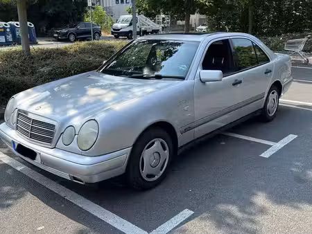 Mercedes-Benz Classe E E 230 Classic