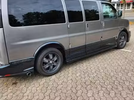 GMC Savana 