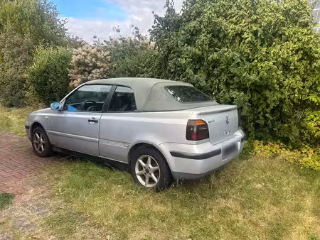 Volkswagen Golf 1.8 75