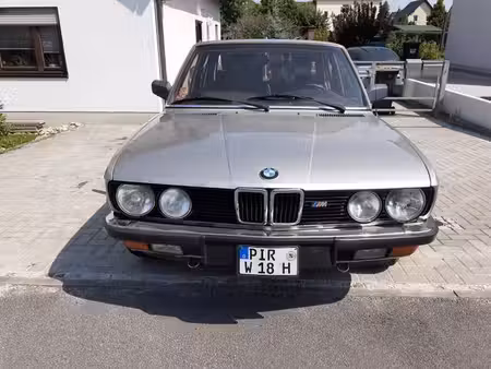 BMW Série 5 525e