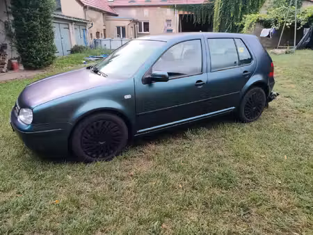 Volkswagen Golf 1.6 105