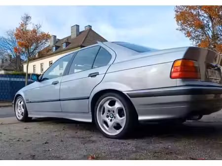 BMW Série 3 328i 2.8 193 Worldline