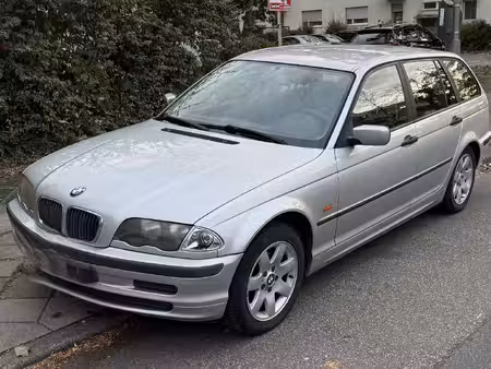 BMW Série 3 318i 1.9 118