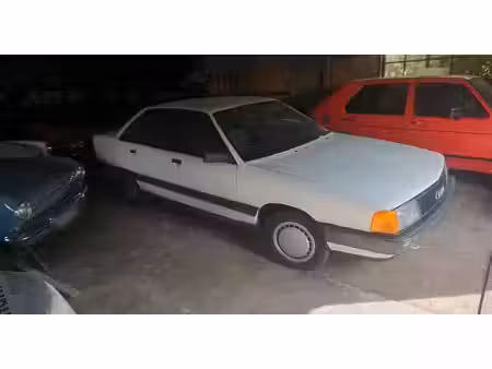 Audi 100 