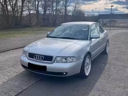 Audi A4 1.8 125