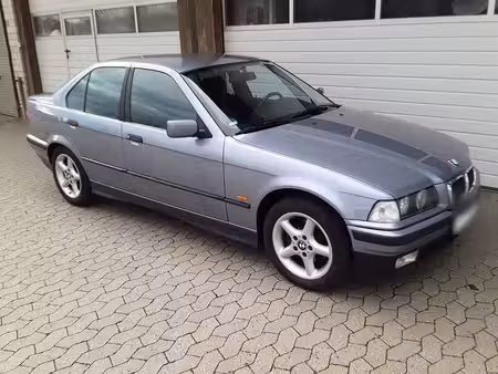 BMW Série 3 318i 1.8 115