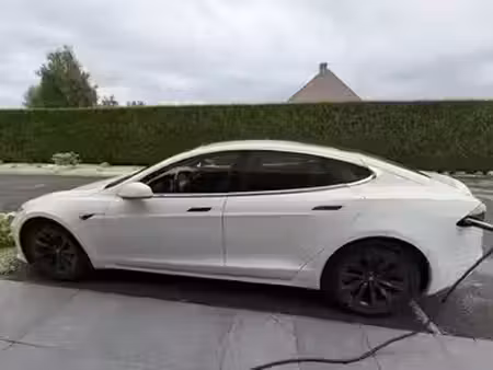 Tesla Model S Standard Range 4x4