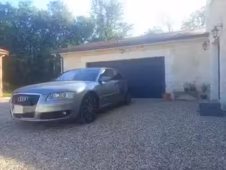Audi A8 V8 4.2 FSI 350 Avus quattro