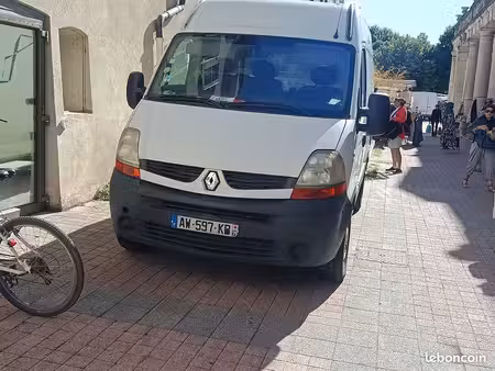 Renault Master 2.5 dCi 100