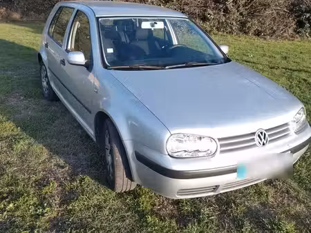 Volkswagen Golf 1.6 105
