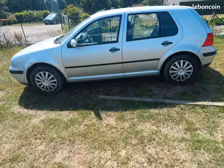Volkswagen Golf 1.9 SDI 68
