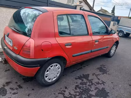 Renault Clio 1.4 73