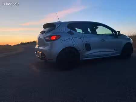 Renault Clio RS 1.6 T 200