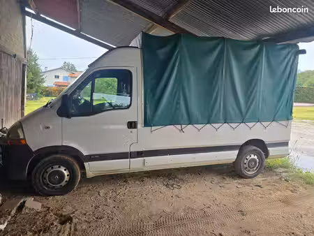 Renault Master 2.5 dCi 100