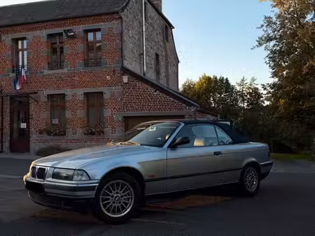 BMW Série 3 318i 1.8 115