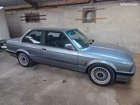 BMW Série 3 325IS