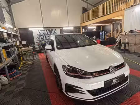 Volkswagen Golf GTI 2.0 245
