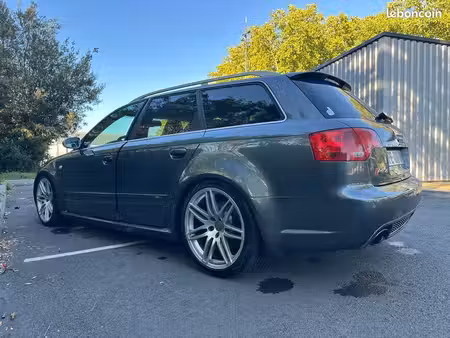 Audi A4 RS4 V8 4.2 FSI 420 quattro