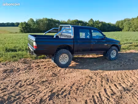 Mitsubishi L200 2.5 100 4x4