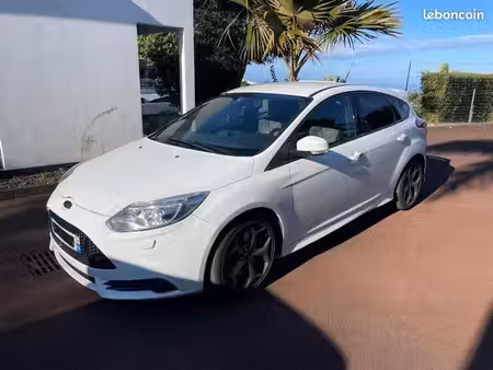 Ford Focus ST 2.0 250