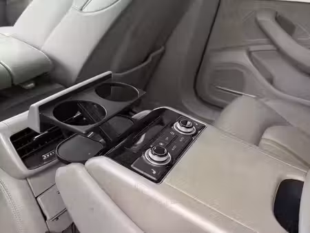 Audi A8 V6 3.0 TDI 262 quattro