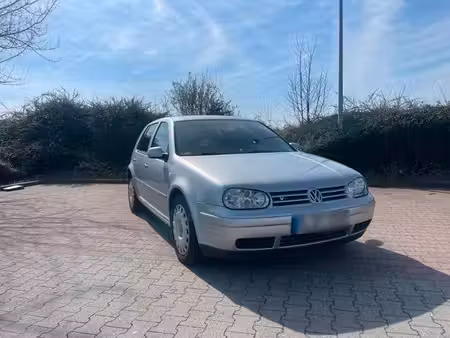 Volkswagen Golf 2.3 170