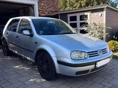 Volkswagen Golf 1.6 105
