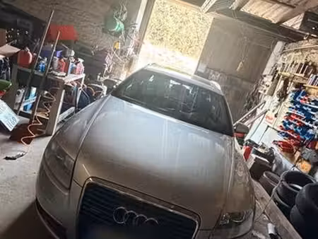 Audi A6 V6 3.2 FSI 255