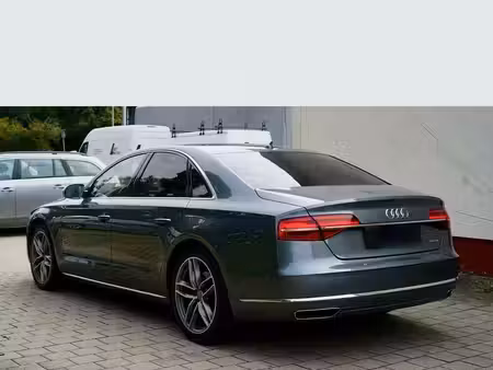 Audi A8 V6 3.0 TDI 262 quattro