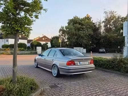 BMW Série 5 540i V8 4.4 286