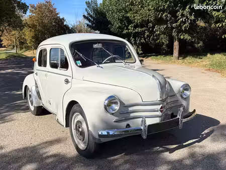 Renault 4CV 