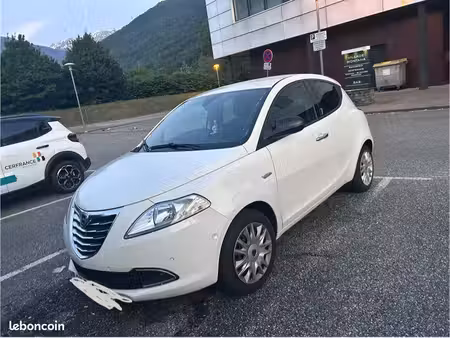Lancia Ypsilon 1.2 69