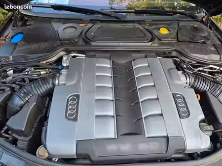 Audi A8 V8 4.2 335 quattro
