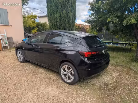 Opel Astra 1.2 110 GS Line