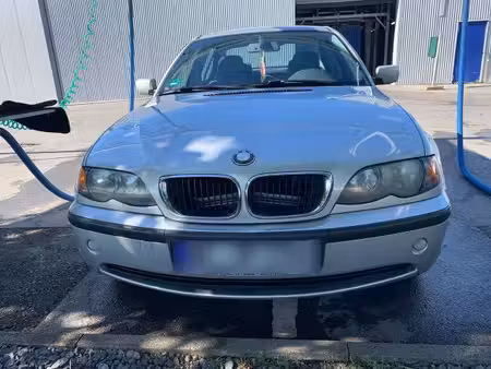 BMW Série 3 318i 105