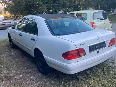 Mercedes-Benz Classe E E 240 V6 2.6 170
