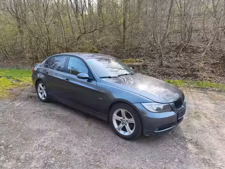 BMW Série 3 318i 2.0 143