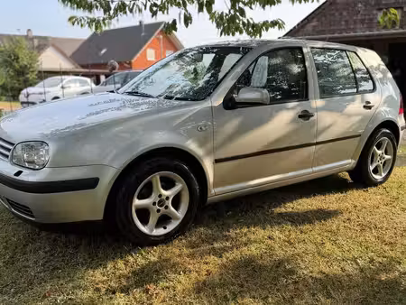 Volkswagen Golf 1.6 105