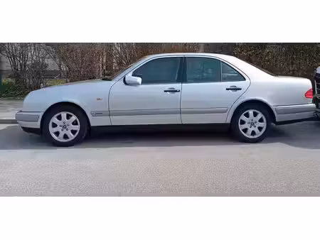 Mercedes-Benz Classe E E 200 136 Elegance