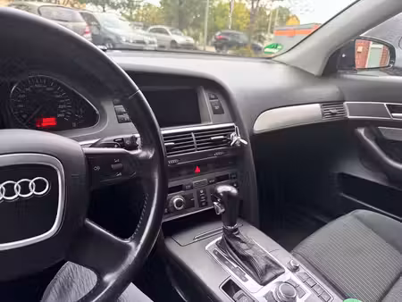 Audi A6 V6 2.4 177
