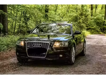 Audi A6 V6 2.8 FSI 210