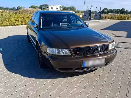 Audi A8 V8 4.2 quattro