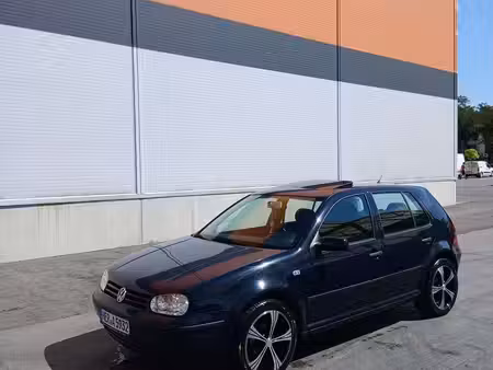 Volkswagen Golf 1.6 105