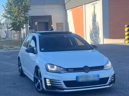 Volkswagen Golf GTI 2.0 TSI 230 Performance