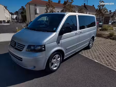 Volkswagen Multivan 2.5 TDI 174 Highline