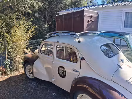 Renault 4CV 